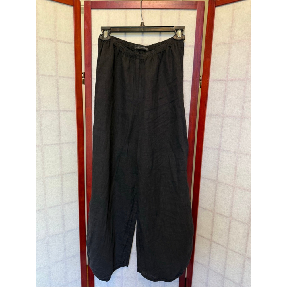 cut loose linen Cropped Pants - NWT - Size XS